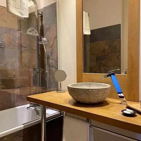 Отель De Gamme A 3*